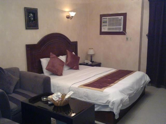 Al Baron Palace Khobar Aparthotel Nadinah Exterior photo